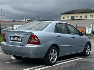 TOYOTA COROLLA (7 foto / 10)