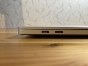 MacBook Pro 13 2016 (4 фото из 10)
