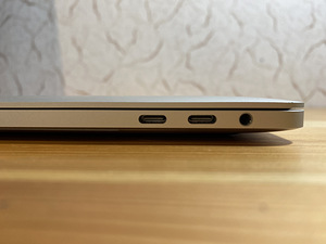 MacBook Pro 13 2016 (5 фото из 10)