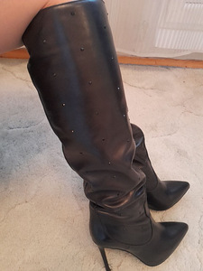 Сапоги женские (3 фото из 5)