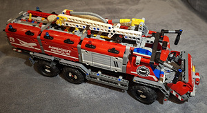 Lego Technic 42068 Airport Rescue Vehicle (1 foto / 1)