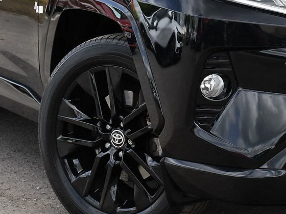 Toyota RAV4 R18 veljed rehvidega