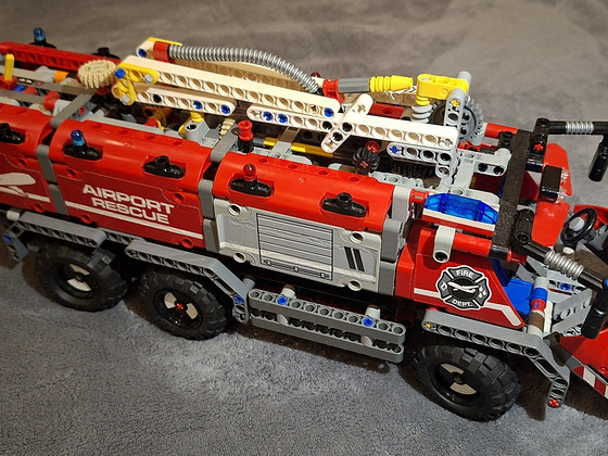 Lego Technic 42068 Airport Rescue Vehicle