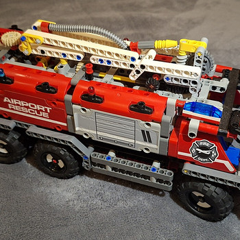 Lego Technic 42068 Airport Rescue Vehicle