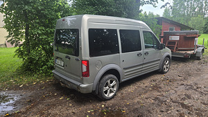 Ford Tourneo Connect 2011 (2 foto / 8)