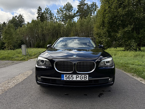 BMW 740 xdrive (2 фото из 14)