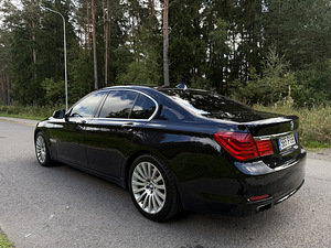 BMW 740 xdrive (4 фото из 14)