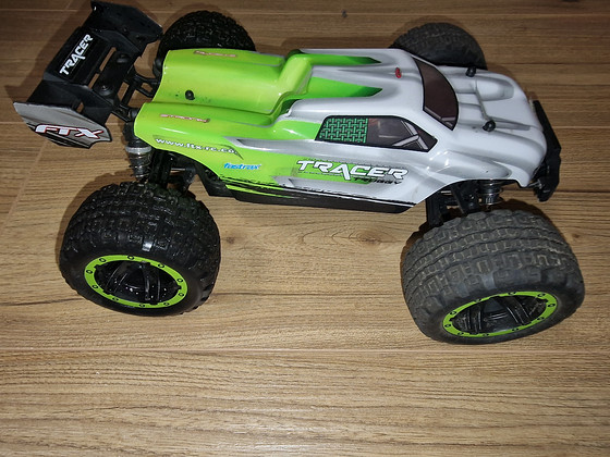 Raadio teel juhitav auto TRACER