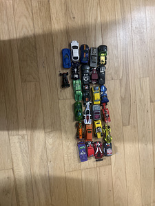 26 Hot Wheels STX autot, heas seisukorras, haruldane mudel (1 foto / 1)