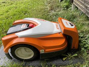 Robotniiduk STIHL iMOW RMI 422 (2 foto / 3)