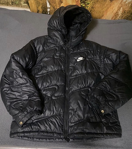 Nike Talve jope (1 foto / 4)