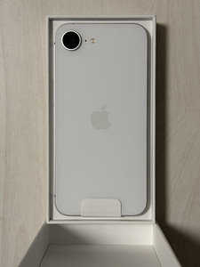 Apple IPhone 16e White 128GB uus, aktiveerimata. (3 foto / 4)