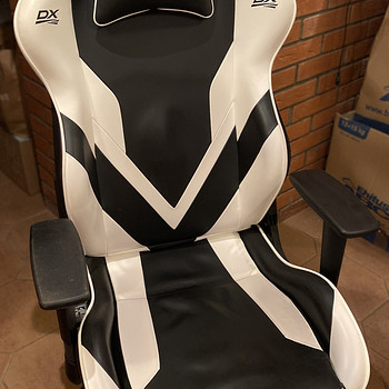 Игровое кресло / офисное кресло DXRacer — чёрно-белое