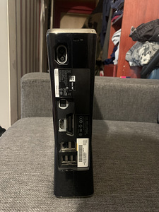 Xbox 360 (2 фото из 4)