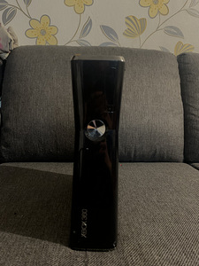 Xbox 360 (4 фото из 4)