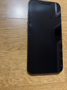 13 iPhone (1 фото из 2)