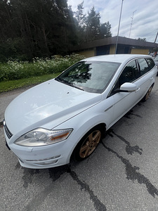 Ford Mondeo 2011 (7 фото из 9)