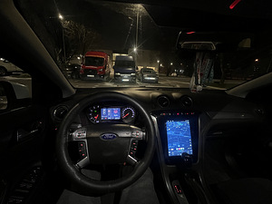 Ford Mondeo 2011 (9 фото из 9)