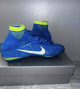Бутсы Nike Mercurial (3 фото из 4)