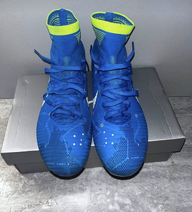 Бутсы Nike Mercurial (4 фото из 4)