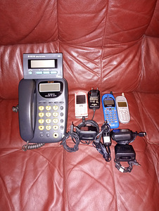 Telefonid nuppudega töökorras koos adapteriga (2 foto / 9)