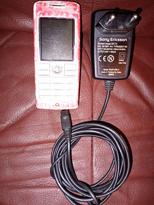 Telefonid nuppudega töökorras koos adapteriga (5 foto / 9)