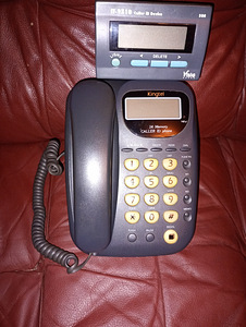 Laua telefon nuppudega ja kõik muud lisad (1 foto / 9)