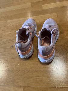 Кроссовки для бега NIKE (2 фото из 4)