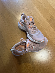 Кроссовки для бега NIKE (4 фото из 4)