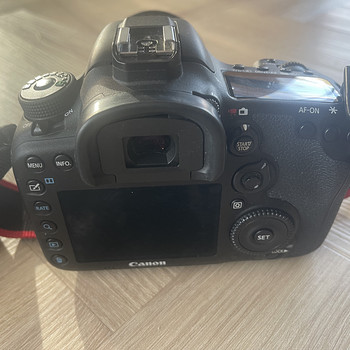 Canon Eos 7D Mark II + 24-105 L IS USM
