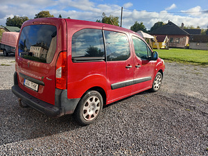 Peugeot (3 фото из 5)