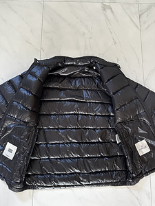 Куртка Moncler Acorus (3 фото из 8)