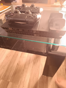 PS 4 с джойстиками (4 фото из 6)
