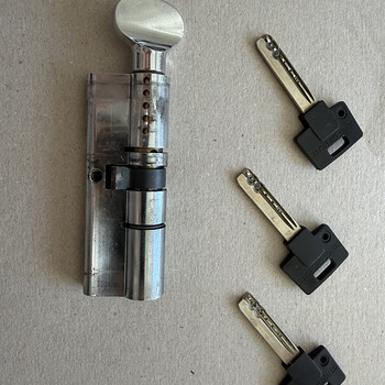 Б/у замок Mul t lock