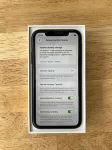 iPhone 11 (3 фото из 3)