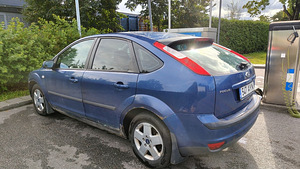 Ford Focus 2007 (2 фото из 15)