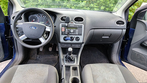 Ford Focus 2007 (7 фото из 15)
