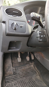 Ford Focus 2007 (9 фото из 15)