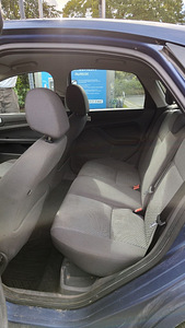 Ford Focus 2007 (12 фото из 15)