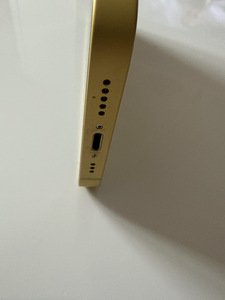 iPhone 14 (6 foto / 10)