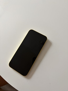 iPhone 14 (8 foto / 10)
