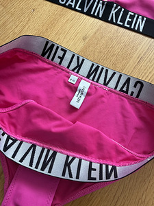 Бикини Calvin Klein 9–10 лет (2 фото из 4)