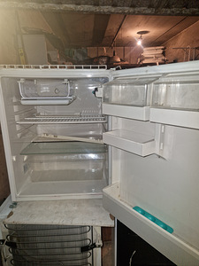 Продам холодельник (3 фото из 3)