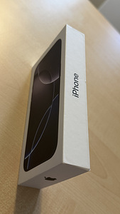 iPhone 16 Pro 128 ГБ Аккумулятор: 100% (9 фото из 10)