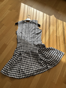 Платье Michael Kors M/L (4 фото из 4)