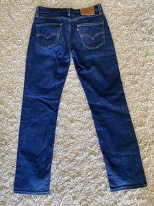 Новые джинсы Levi”s (3 фото из 5)