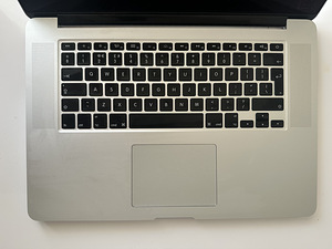 MacBook Pro (Retina, 15 дюймов, середина 2015 г.) (2 фото из 7)