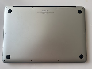 MacBook Pro (Retina, 15 дюймов, середина 2015 г.) (3 фото из 7)