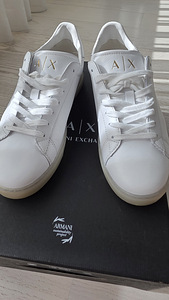 ARMANI Exchange kõrgekvaliteetsest nahast tossud (1 foto / 4)