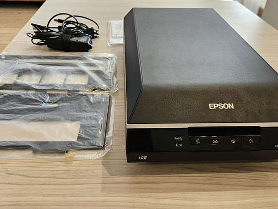 Epson Perfection V550 Photo фото- и плёночный сканер